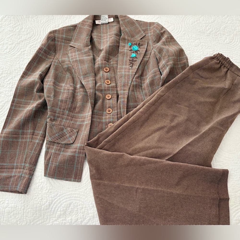 Brown Plaid Women's Blazer & Pant Suit